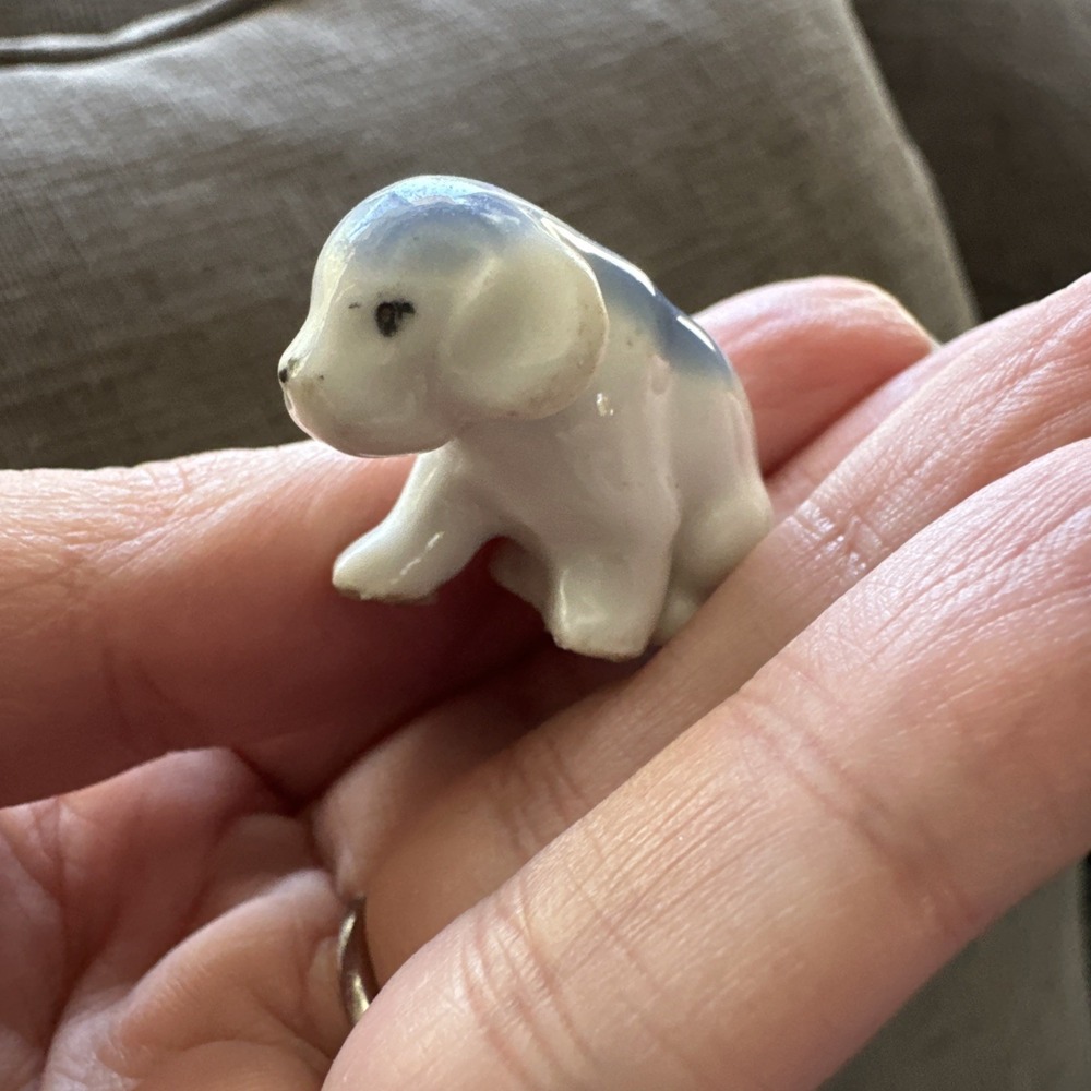 Vintage 1950s Porcelain Small Dog House Figurine 1 3/4" Tall w tiny Cat Japan - Picture 6 of 6